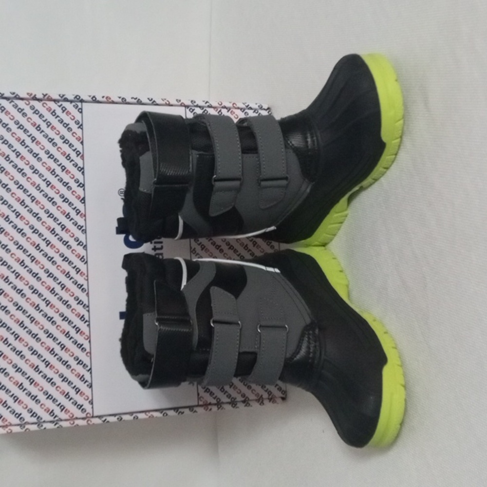 CABRADE Kinglet Boys,Black, Charcoal and Lime Kids Winter Boots